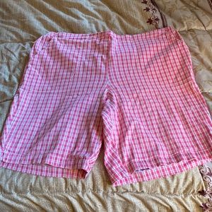 White Stag size 2X (18-20 but fits larger) pink and white plaid stretch shorts